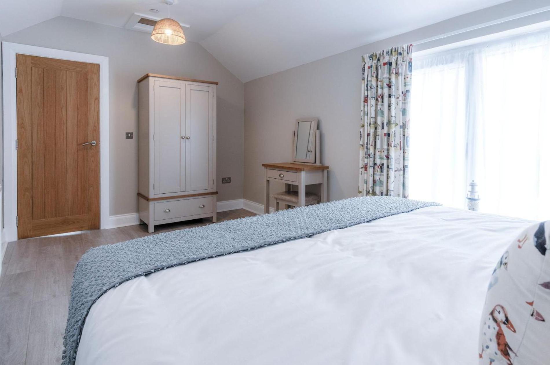 Harbour View - 2 Bedroom Apartment - Milford Haven Eksteriør bilde