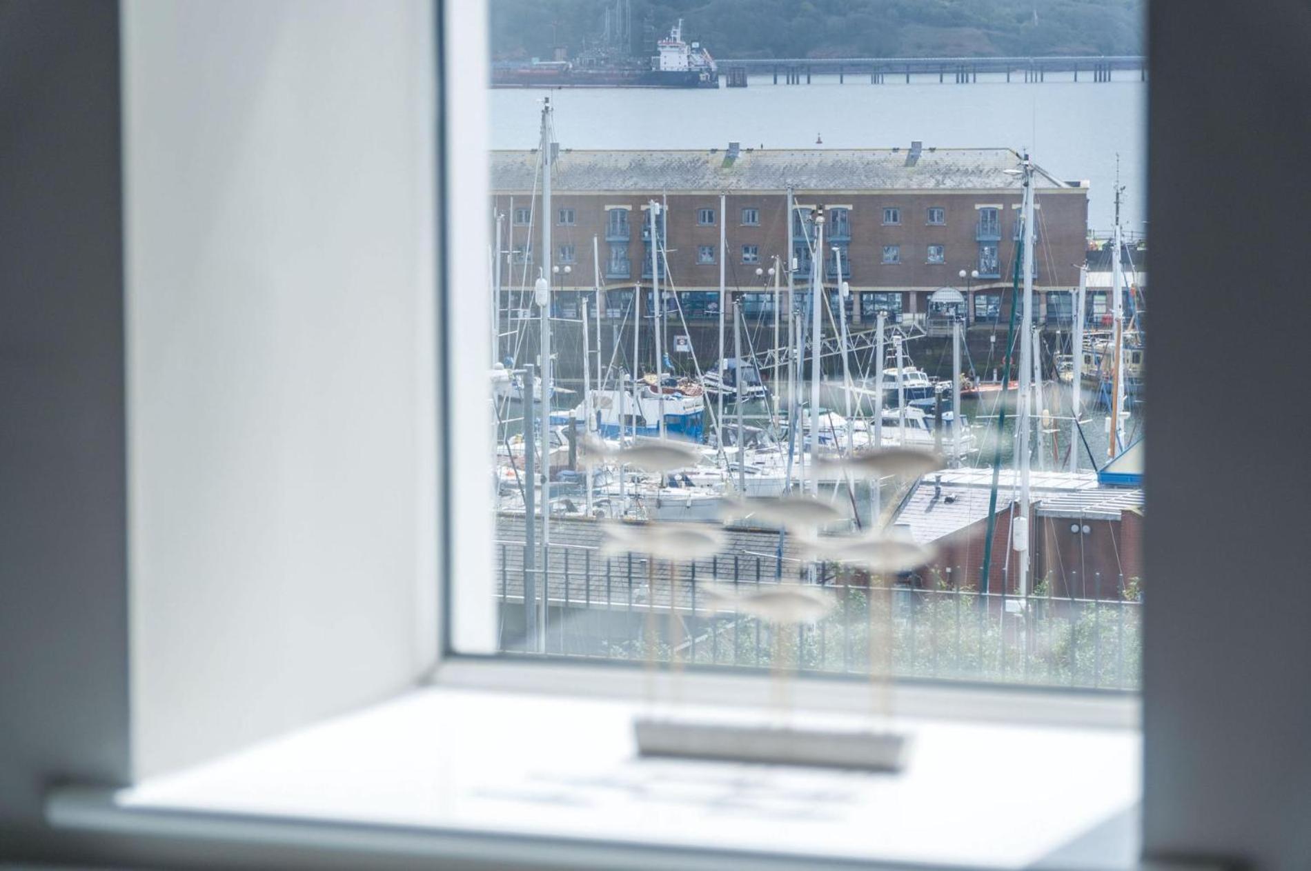 Harbour View - 2 Bedroom Apartment - Milford Haven Eksteriør bilde