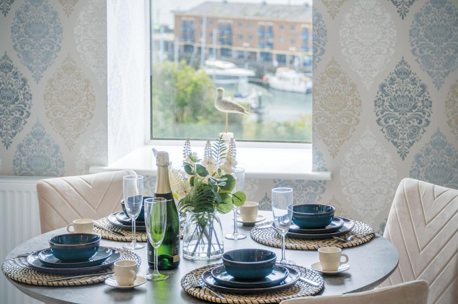Harbour View - 2 Bedroom Apartment - Milford Haven Eksteriør bilde