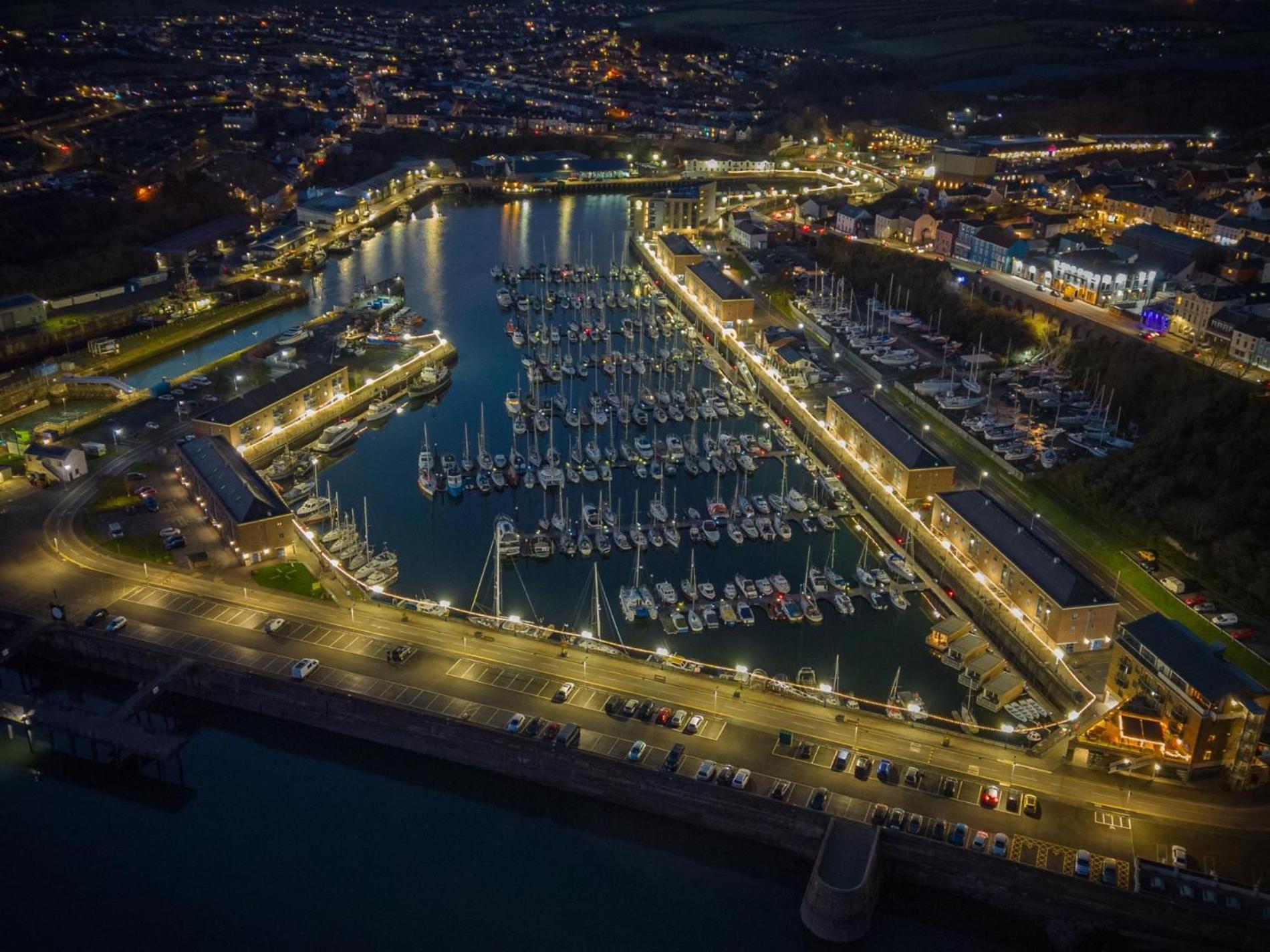 Harbour View - 2 Bedroom Apartment - Milford Haven Eksteriør bilde